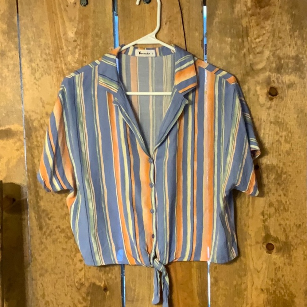 Vernacular sz S top